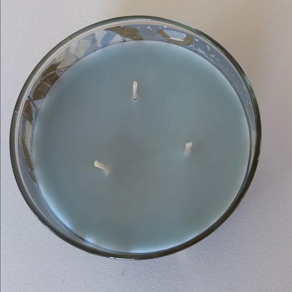 NWT Bath and Body Works White Barn Winter 3 Wick Candle with Box Cozy Blue Snow - Picture 8 of 10